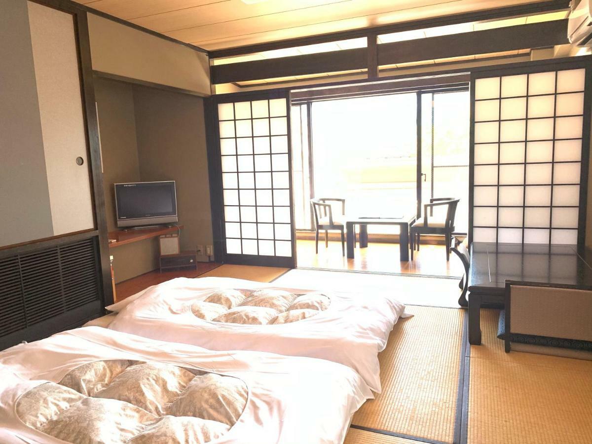 Yufuin Kinrinko Hotel Zewnętrze zdjęcie